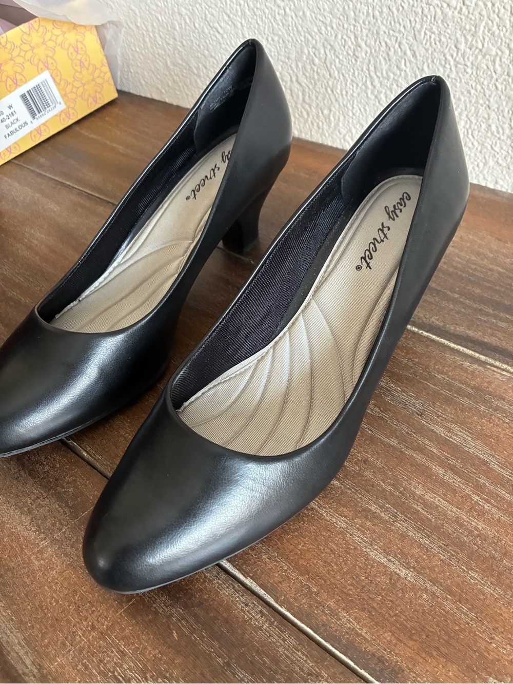 easy street Black Fabulous Low Heel Pumps